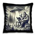 Bigfoot With Alien Reading A Book Bigfoot And UFO Pillowcase