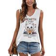 Unearth a Story Cute Kitten Summer Reading 2026 Cat Book Women's V-Neck Tank Top