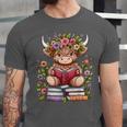 Cute Baby Highland Cow With Reading Book Bookworm Unisex Jersey T-Shirt