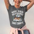 Women's Wild Dreams Reading Giraffe Book Reader Zoo Animals Kids Unisex Jersey T-Shirt Women's Wild Dreams Reading Giraffe Book Reader Zoo Animals Kids Unisex Jersey T-Shirt