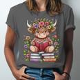Cute Baby Highland Cow With Reading Book Bookworm Unisex Jersey T-Shirt