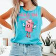 Read 'Em Western Cowgirl Retro Groovy Reading Books Comfort Colors Tank Top Light Green
