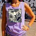 Bigfoot With Alien Reading A Book Bigfoot And UFO Comfort Colors Tank Top Lagoon