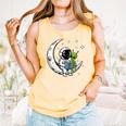 Astronaut Reading Book To Alien Moon Space Astronomy Comfort Colors Tank Top Grey