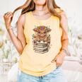Cute Baby Highland Cow Reading Book Librarian Bookworm Comfort Colors Tank Top Grey