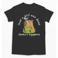 Just a Girl Who Loves Books And Capybaras Unisex T-Shirt
