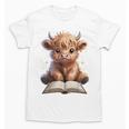 Highland Cow Reading Book Bookworm Unisex T-Shirt