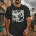 Bigfoot With Alien Reading A Book Bigfoot And UFO Unisex T-Shirt