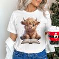 Highland Cow Reading Book Bookworm Unisex T-Shirt