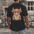 Cute Highland Cow Reading Book Men's Back Print T-Shirt Cute Highland Cow Reading Book Men's Back Print T-Shirt