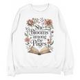 Women's She Blooms Among The Pages Women Mom Wife Floral Book Lover Unisex Sweatshirt Women's She Blooms Among The Pages Women Mom Wife Floral Book Lover Unisex Sweatshirt