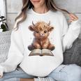 Highland Cow Reading Book Bookworm Unisex Sweatshirt