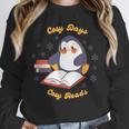 Cute Xmas Book Lover Penguin Reading Cosy Days Cosy Reads Unisex Sweatshirt