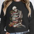 Skeleton Reading Book Halloween Bookworm Bibliophile Reader Unisex Sweatshirt