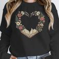 Women's Vintage Book Lover Valentine Heart Unisex Sweatshirt