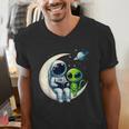 Astronaut Reading Book To Alien Shirt Moon Space Lover Kids Men's V-Neck T-Shirt