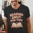 Book Lover Pregnancy Announcement Reveal Smut Men's V-Neck T-Shirt