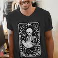 Book Lover The Reader Tarot Card Skeleton Reading Men's V-Neck T-Shirt