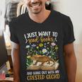 Books And Crested Gecko Owner Crestie Lover Men's V-Neck T-Shirt