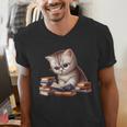 Cute Kitten Bookworm Adorable Cat With Glasses Reading Book Men's V-Neck T-Shirt