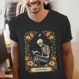 Floral Tarot Card The Reader Skeleton Reading Book Men's V-Neck T-Shirt