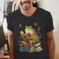 Frog & Toad Fishing Vintage Classic Book Frog Reading Book Men's V-Neck T-Shirt