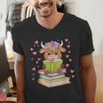 Highland Cow Reading Book Floral Bookworm Men's V-Neck T-Shirt