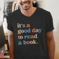 It's A Good Day To Read A Book Books Library Reading Men's V-Neck T-Shirt