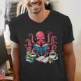 Octopus Reading Book Coffee Lover Bookaholic Bookworm Reader Men's V-Neck T-Shirt