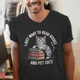 Retro I Just Want To Read Books And Pet Cats Men's V-Neck T-Shirt Retro I Just Want To Read Books And Pet Cats Men's V-Neck T-Shirt