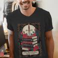 Romantasy Book Club Tarot Card Men's V-Neck T-Shirt