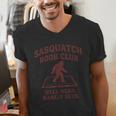 Sasquatch Book Club Bigfoot Reading Cryptid Vintage Men's V-Neck T-Shirt Sasquatch Book Club Bigfoot Reading Cryptid Vintage Men's V-Neck T-Shirt