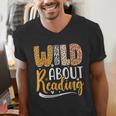 Wild About Reading Lover Bookworm Library Teacher Zoo Animal Men's V-Neck T-Shirt Wild About Reading Lover Bookworm Library Teacher Zoo Animal Men's V-Neck T-Shirt