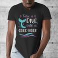 Cute Mermaid Librarian Teacher Dive Into A Good Book Reading Men's V-Neck T-Shirt
