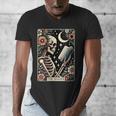 The Reader Tarot Card Skeleton Reading Book Bookworm Bookish Men's V-Neck T-Shirt