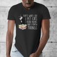 That's What I Do I Pet Cat I Read Books Tuxedo Cat Bookworm Men's V-Neck T-Shirt That's What I Do I Pet Cat I Read Books Tuxedo Cat Bookworm Men's V-Neck T-Shirt