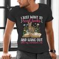 Books And My Savannah Cat Owner Savannah Cat Lover Men's V-Neck T-Shirt