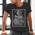 The Bookworm Book Reader Reading Tarot Card Witchy Moon Men's V-Neck T-Shirt