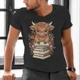 Cute Baby Highland Cow Reading Book Librarian Bookworm Men's V-Neck T-Shirt