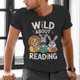 Cute Wildlife Zoo Animals For Book Reader Bookworms Men's V-Neck T-Shirt Cute Wildlife Zoo Animals For Book Reader Bookworms Men's V-Neck T-Shirt
