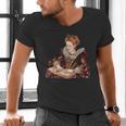 Elizabeth I Reading A Book Men's V-Neck T-Shirt Elizabeth I Reading A Book Men's V-Neck T-Shirt