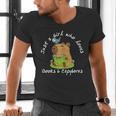 Just a Girl Who Loves Books And Capybaras Men's V-Neck T-Shirt