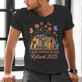 A New Chapter Begins Retired 2025 Books Flowers Men's V-Neck T-Shirt