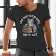 Retro I Just Want To Read Books And Pet Cats Men's V-Neck T-Shirt Retro I Just Want To Read Books And Pet Cats Men's V-Neck T-Shirt