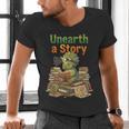 Unearth a Story Triceratops Dinosaur Reading Books Cute Dino Men's V-Neck T-Shirt