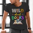 Wild About Reading Books Reader Bookworm Animals Book Lover Men's V-Neck T-Shirt