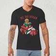 Cute Gingerbread Man Reading Book Nerd Christmas Bookish Men's V-Neck T-Shirt Cute Gingerbread Man Reading Book Nerd Christmas Bookish Men's V-Neck T-Shirt