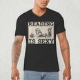 Hot Pin Up Girl Comic Book Vintage Reading Is Sexy Men's V-Neck T-Shirt
