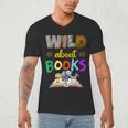 Wild About Reading Books Reader Bookworm Animals Book Lover Men's V-Neck T-Shirt