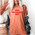 Book Boyfriends Only Women's Comfort Colors T-Shirt Yam